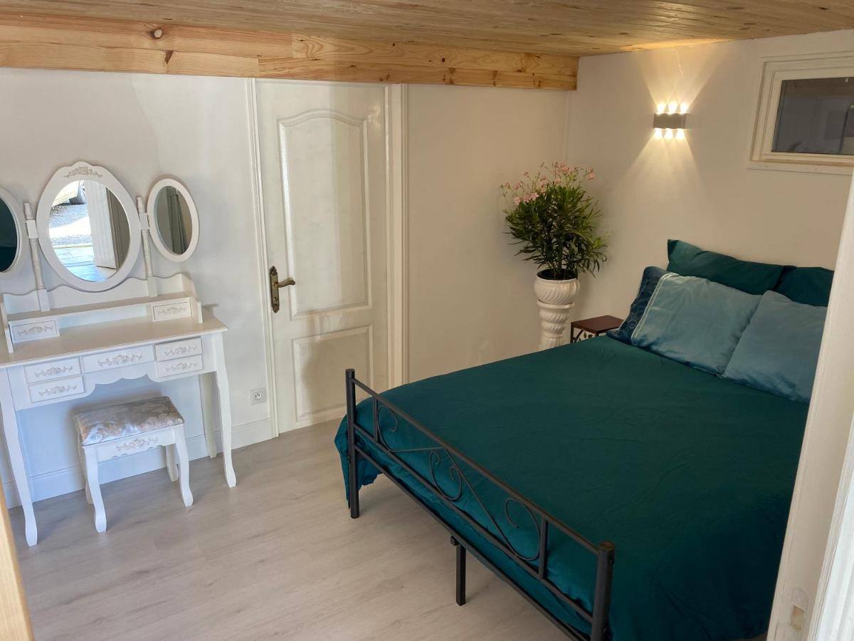 Peaceful 3 Bedroom 8 Person Ground Floor Apartment With Large Private Heated Pool La Digne-d'Amont Exterior foto