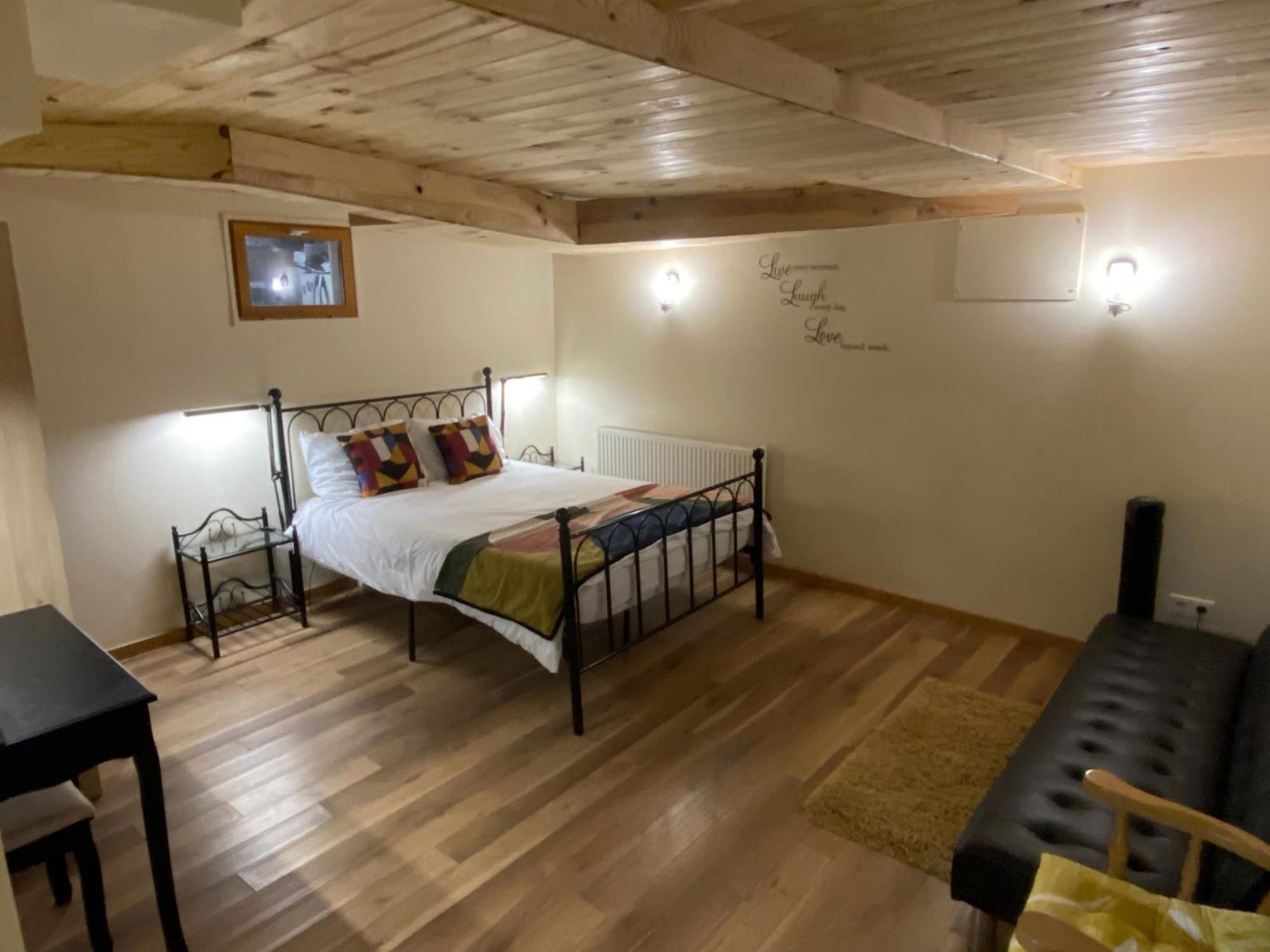 Peaceful 3 Bedroom 8 Person Ground Floor Apartment With Large Private Heated Pool La Digne-d'Amont Exterior foto
